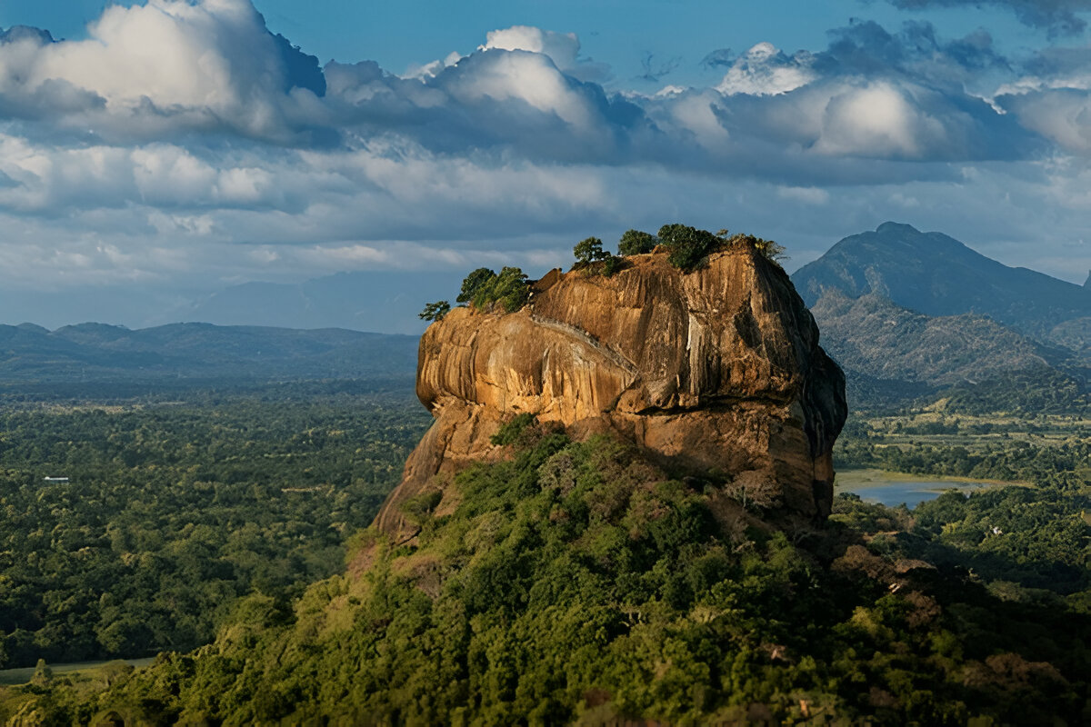 Taj to Tropics: Golden Triangle & Maldives 10-Night Getaway